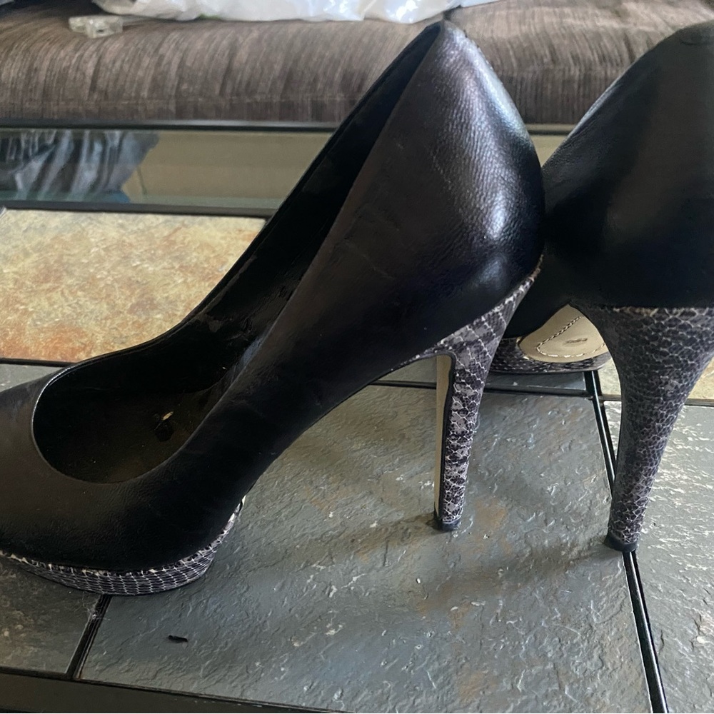 BCBGMaxAzria Black Leather Heels 6.5 with Gray Snakeskin Accents